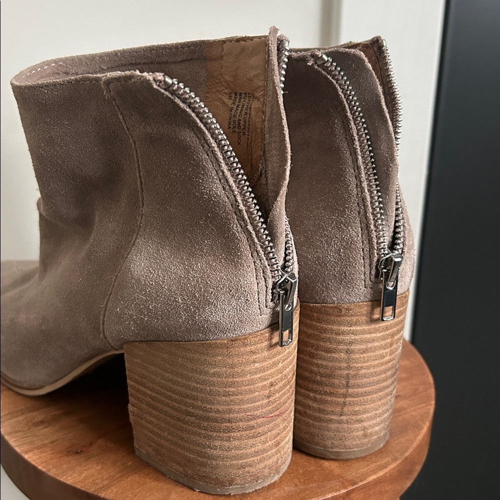 Steve Madden Jillian 9.5 suede leather upper block heel Tan Ankle Boots - Picture 3 of 10